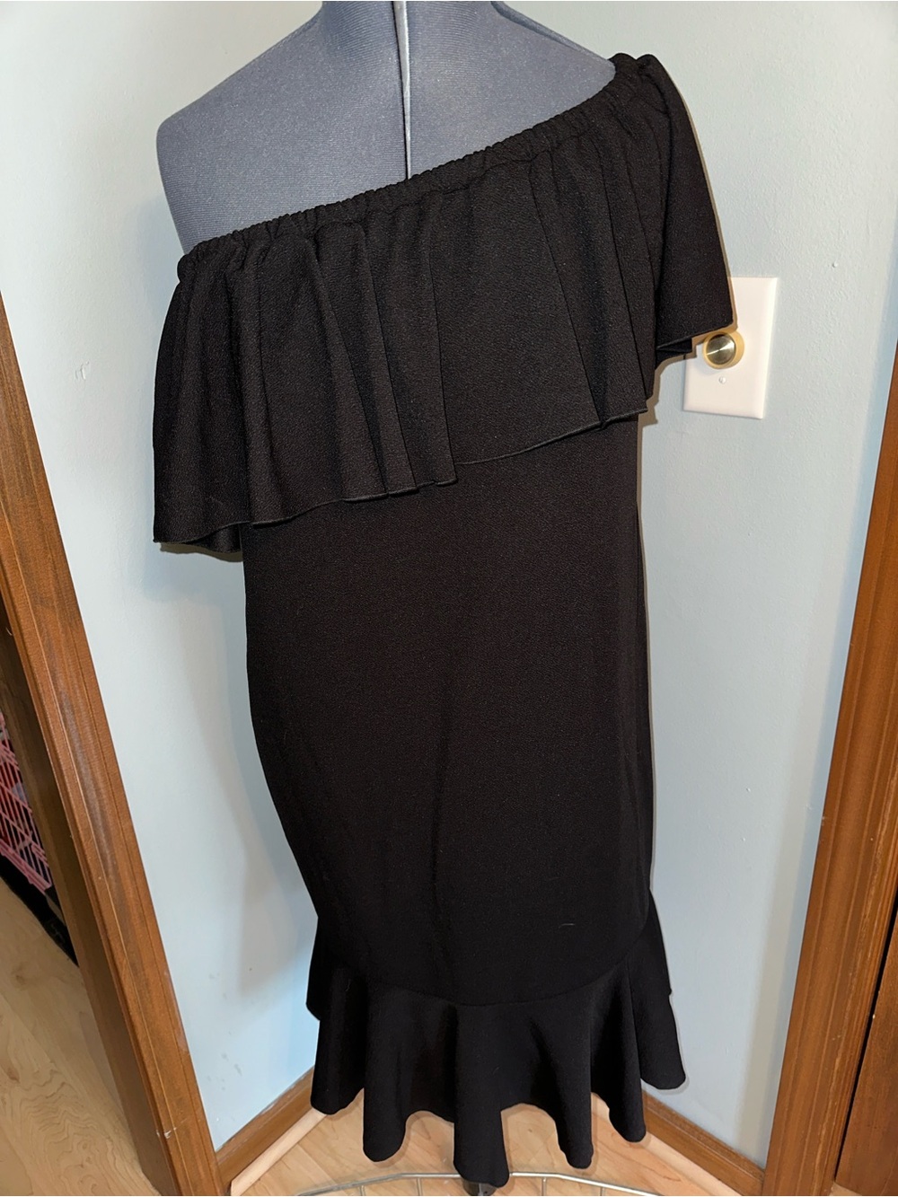 LuLaRoe Black Cici Ruffle Dress-NWT - Picture 3 of 5